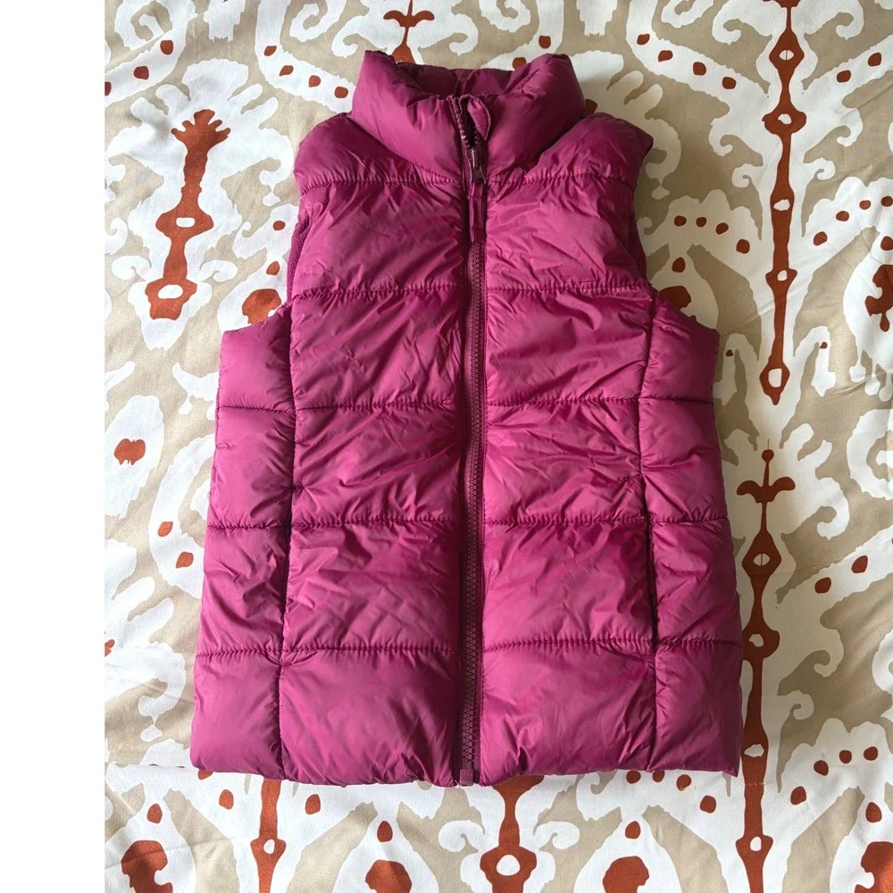 Old Navy Kids Magenta Purple Puffer Vest Fleece Lined Quilted Zip Up Size S 6-7